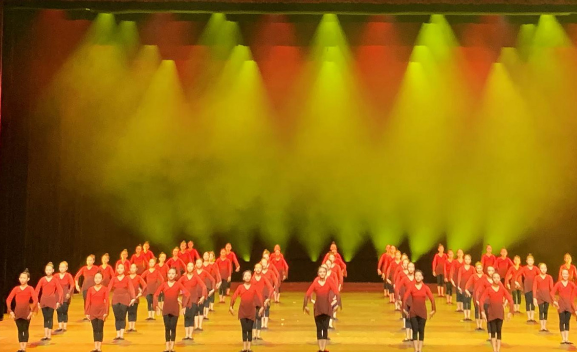 proyecto-440W-LED-luz-de-corte-Shunde-Grand-Theatre-protagonist-debut03